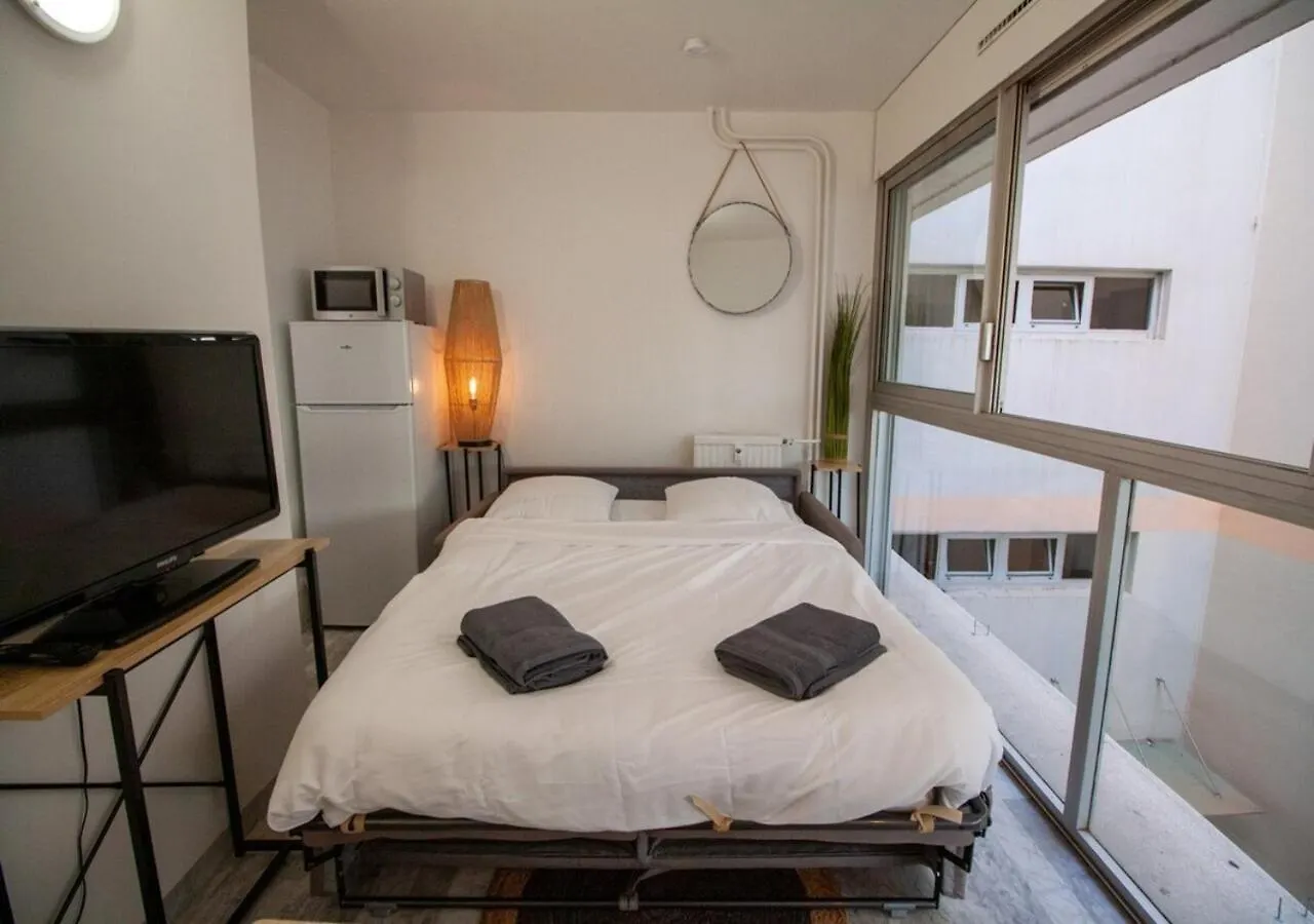 Stylish Studio With Pool 500 Meters To The Beach Antibes 0*,  France