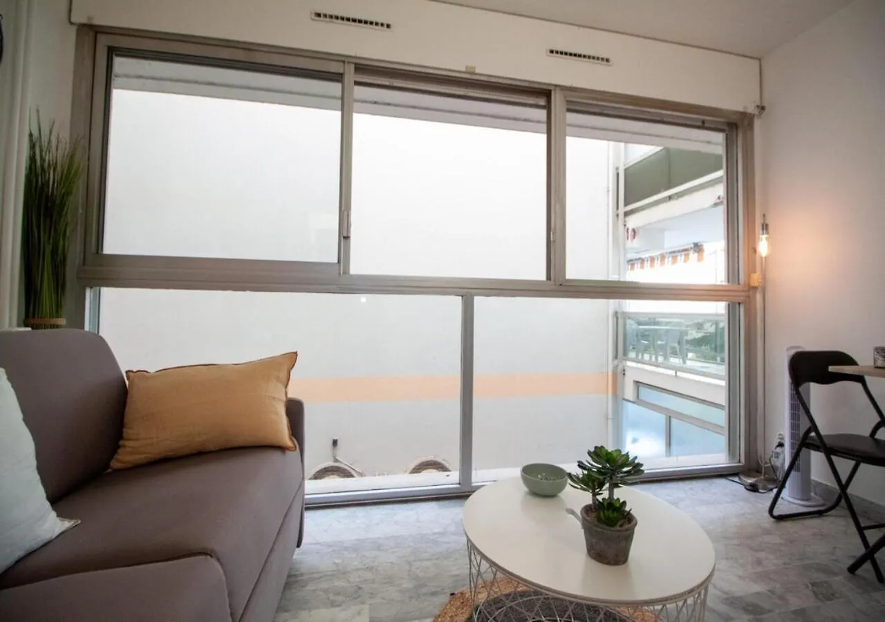 Apartment Stylish Studio With Pool 500 Meters To The Beach Antibes